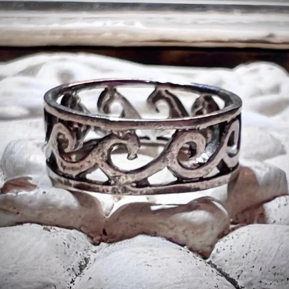 Vintage Sterling Silver 925 Handmade Wave Ring. Wide band ring cutout waves